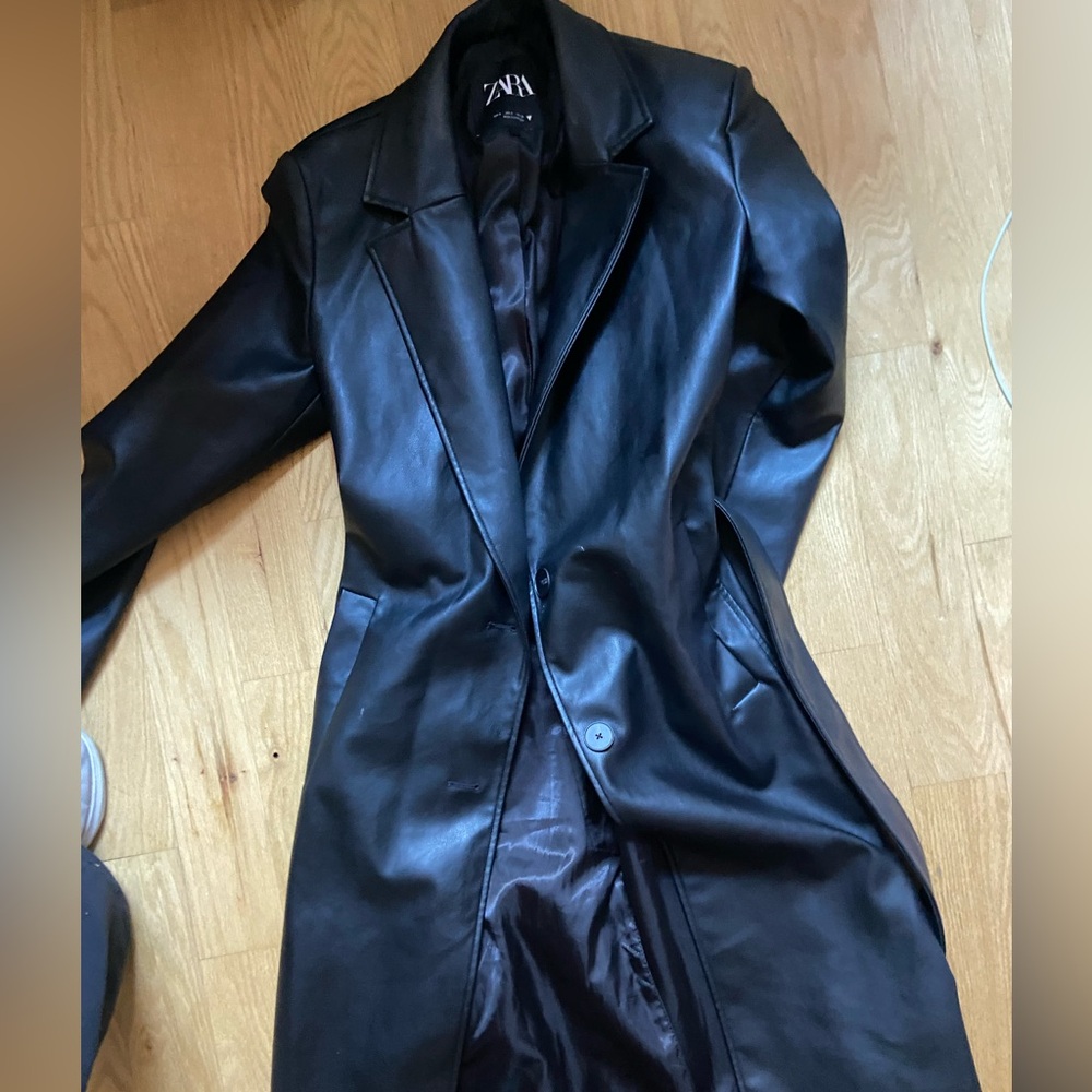 Zara trench coat with tie size small